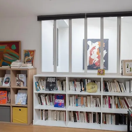 Charming Authentic With Garden Apartment